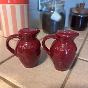 Le Creuset Cerise Mini Pitcher Salt & Pepper Shaker Set Red Stoneware